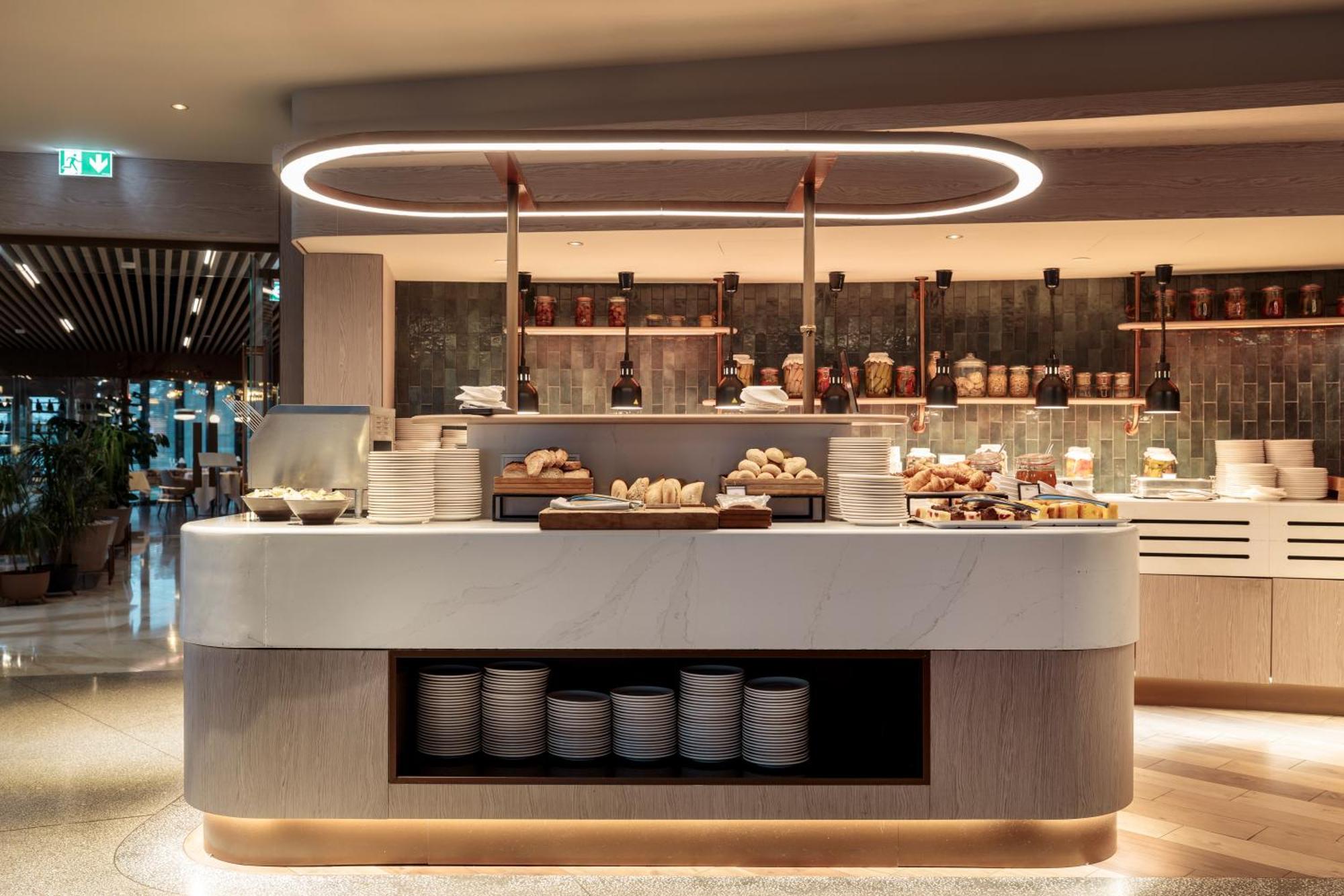 Hilton Swinoujscie Resort And Spa Экстерьер фото The buffet at the lounge